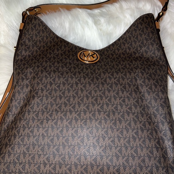 ⭐️Michael Kors Bowery Purse⭐️ - Picture 7 of 10